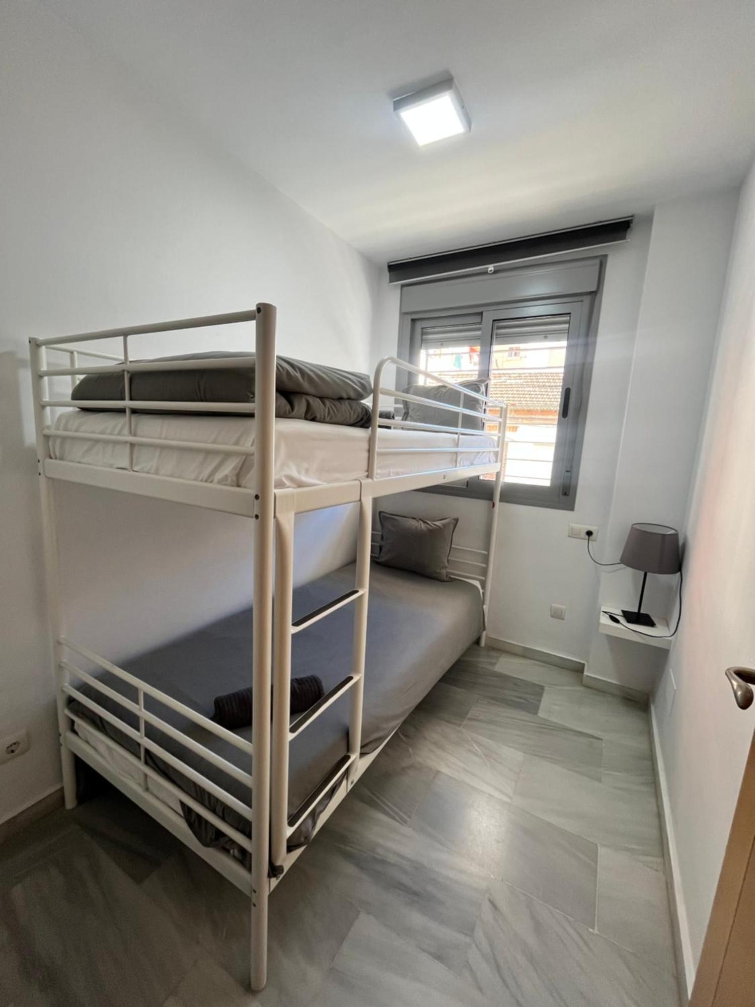 Deluxe With Parking - Carlos Haya Apartament